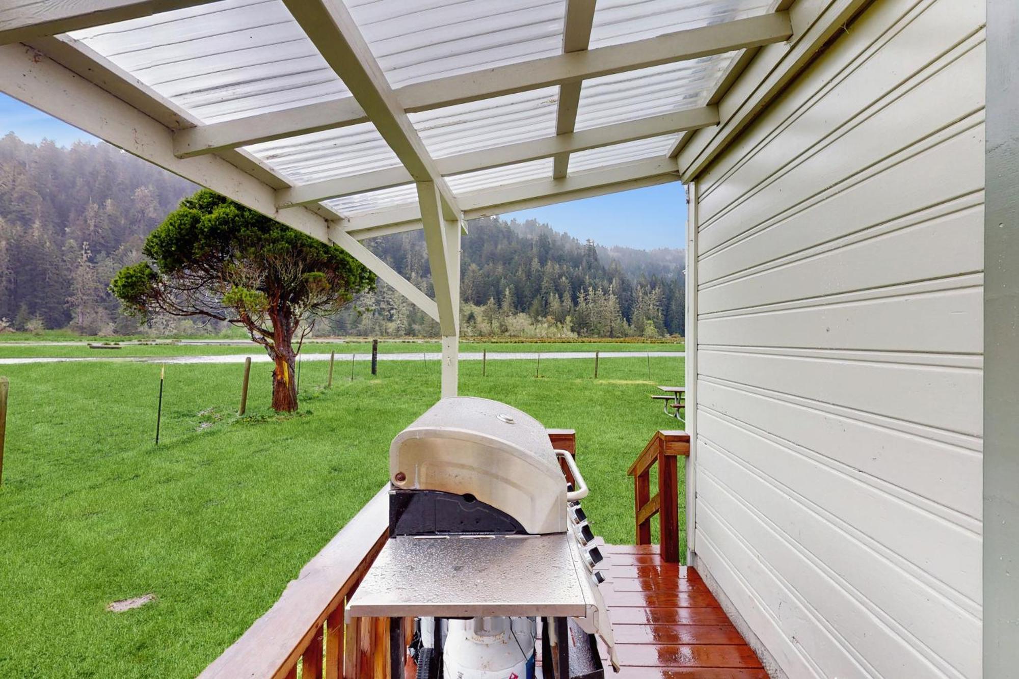 Redwood Farmhouse In The Orick Valley Экстерьер фото